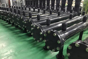 ヘッダー管（Header Tube）